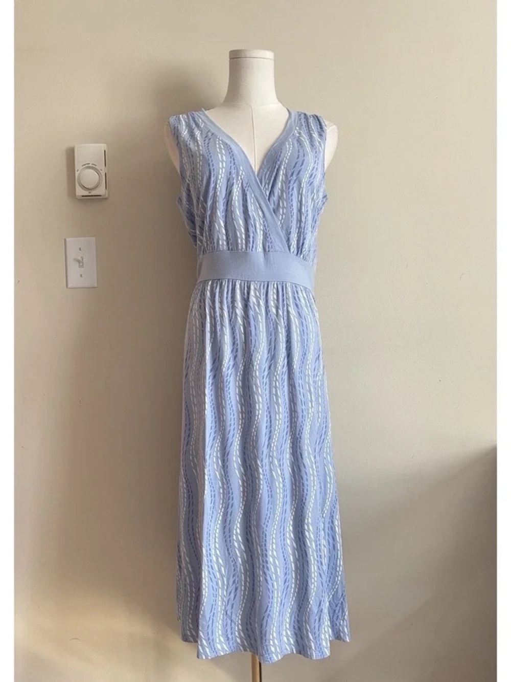 Sleeveless Light Blue V-Neck Maxi Dress